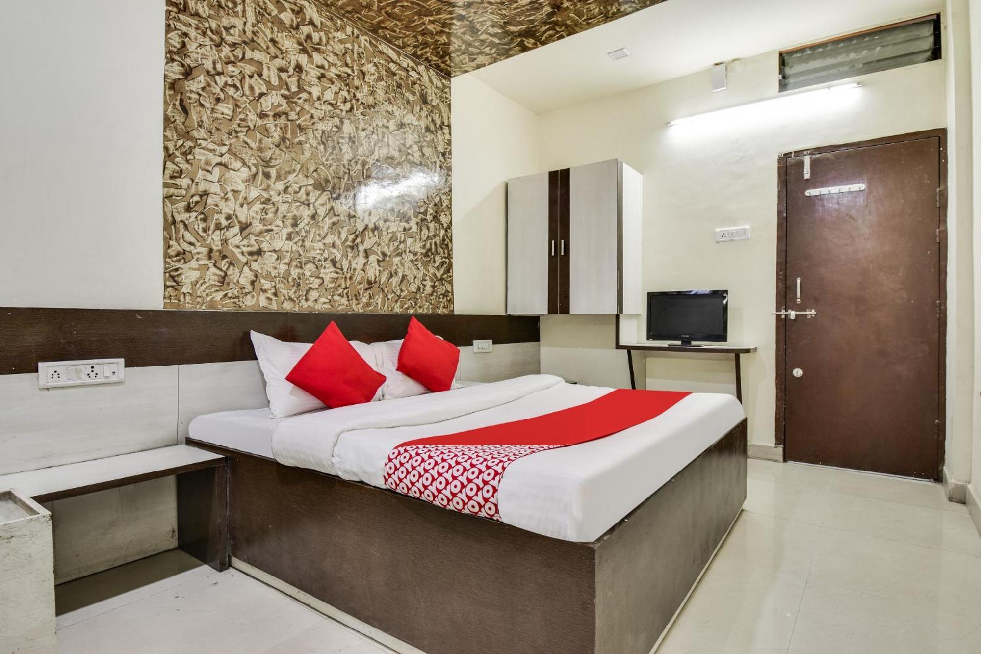 Hotel O Aryan Khāmgaon Exterior foto
